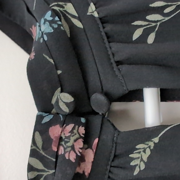 High-collared mini dress - Picture 3 of 10